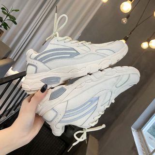 GIẦY NỮ TRẮNG ĐỘN ĐẾ PHẢN QUANG 68174