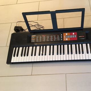 Đàn organ Yamaha PSR-F51