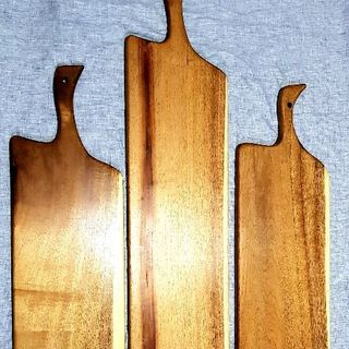 Thớt gỗ trang trí món ăn