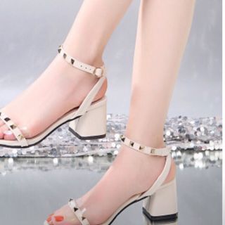 Giày sandal đinh gót vuông