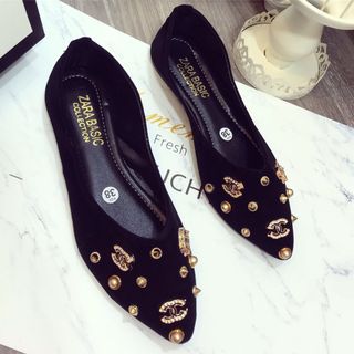 Giày bup bê đính phụ kiện