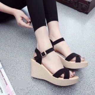 Giày sandal để xuồng