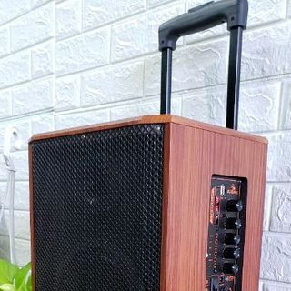 LOA KÉO K88 THÙNG GỖ DÀY CÓ ACQUY TẶNG KÈM 2 MIC