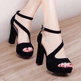 Giày sandal cao gót trụ