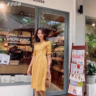 Đầm Cổ V Đính Nút Rút Dây 2 Bên Tay