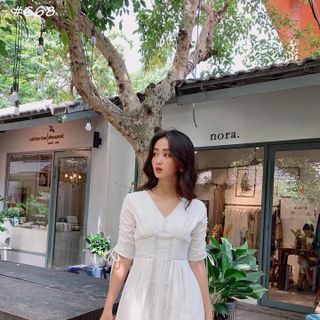 Đầm Cổ V Đính Nút Rút Dây 2 Bên Tay