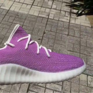 Giày đổi màu khi ra nắng