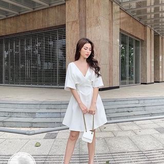 Đầm Cổ V Tay Lỡ Xếp Ly