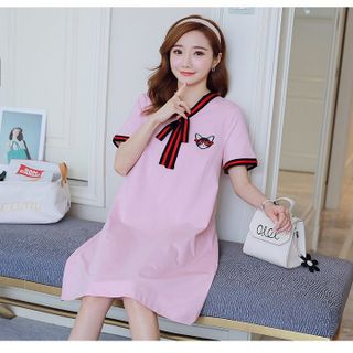 Đầm bầu công sở cột nơ thêu mèo
