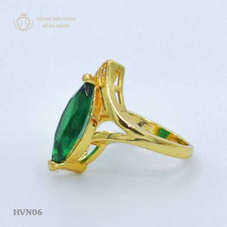 Nhẫn nữ titan mạ vàng mặt đá xanh lá - Trang Sức Hava Hồng Kông - HVN06