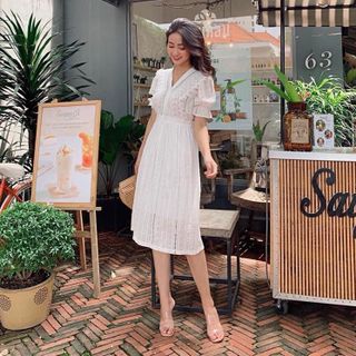 Đầm Dự Tiệc Ren Cổ V Tay Bo