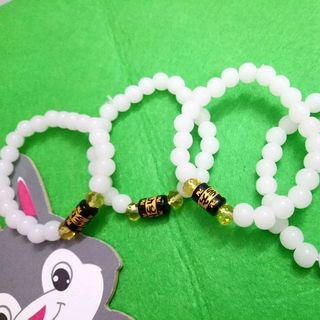 Vòng tay phong thủy đá trắng 8li