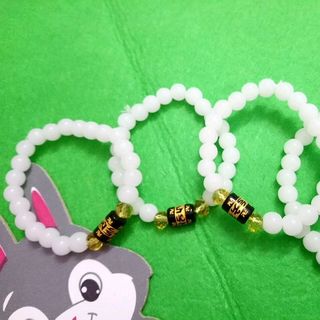Vòng tay phong thủy đá trắng 8li