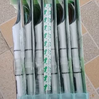 Hộp 30 cây bàn chải đánh răng Thái