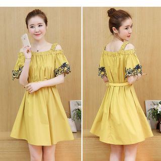 Đầm bầu suông phối tay thêu hoa có 2 màu vàng chanh và trắng