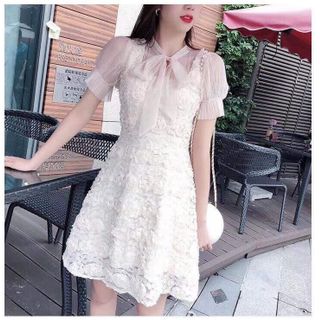 Đầm Ren Hoa Cột Nơ Cổ