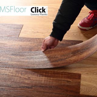 Sàn nhựa giả gỗ chống thấm chống trầy chống cháy lan có sẵn keo