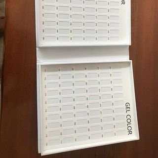 Quyển gắn 120 móng mầu mẫu