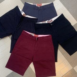 Short kaki Levis