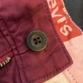 Short kaki Levis