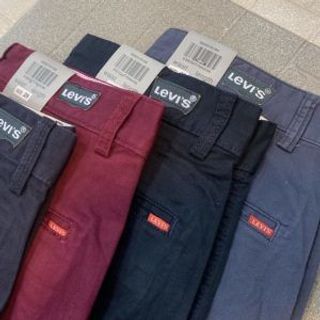 Short kaki Levis