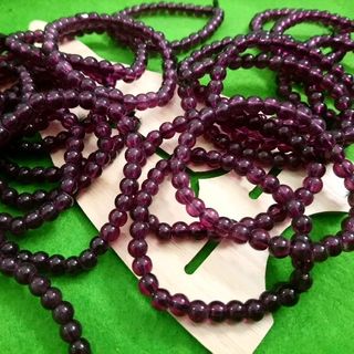chuỗi đeo tay phong thủy Vòng tay phong thủy màu mới
