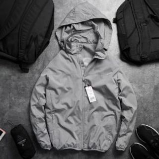Áo gió nam Uniqlo vải gió xước