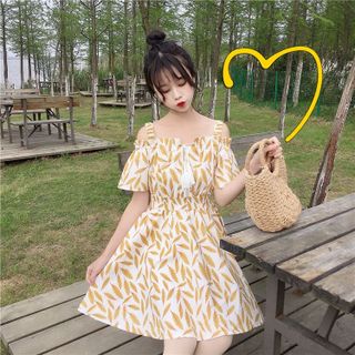 Đầm Rớt Vai Họa Tiết Lá