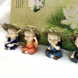 Bộ tượng 4 chú tiểu đội nón rơm Cầm - Kỳ - Thi - Họa Trang trí ô tô bàn làm việc tiểu cảnh