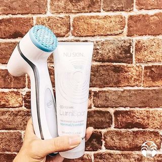 Máy rửa mặt Lumispa