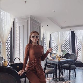 Đầm Body Dài Tay Xoắn Eo