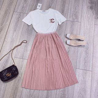 Set Áo Thun Đính Tag Kèm Chân Váy Dập Ly