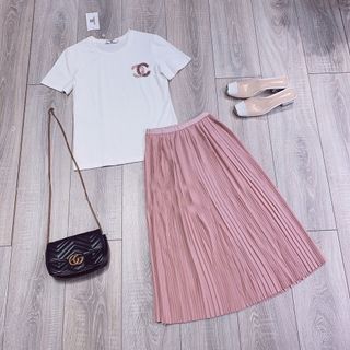 Set Áo Thun Đính Tag Kèm Chân Váy Dập Ly
