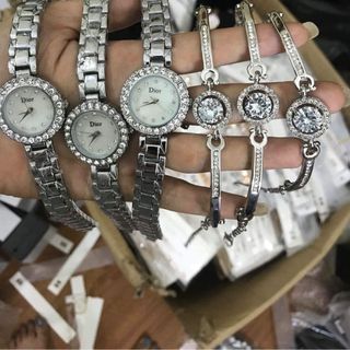 Đồng hồ kèm lắc