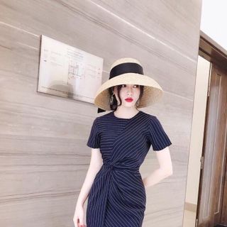 đầm ôm body sọc xoắc eo