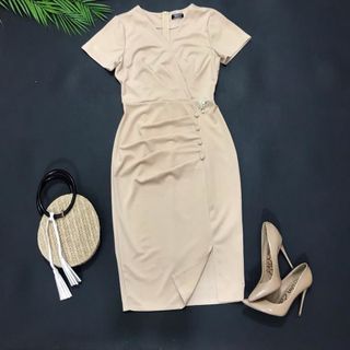 Đầm Body Cổ V Phối Nút Bọc