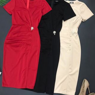 Đầm Body Cổ V Phối Nút Bọc