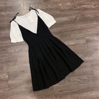 váy yếm thắt nơ