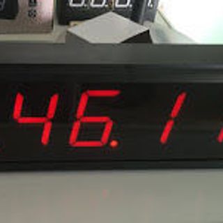 Đồng hồ treo tường bấm giờ thể thao led