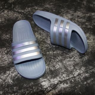 Dép Đúc 3 Sọc 28