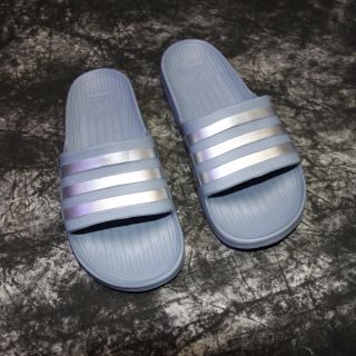 Dép Đúc 3 Sọc 28
