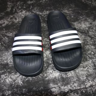 Dép Đúc 3 Sọc 30