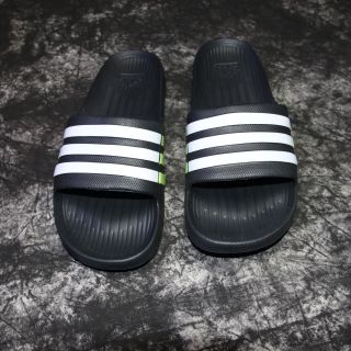 Dép Đúc 3 Sọc 30