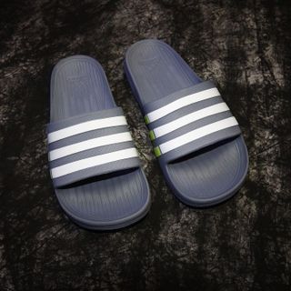 Dép Đúc 3 Sọc 18