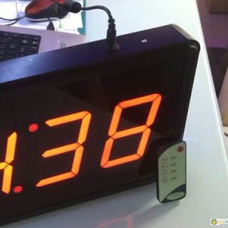 Đồng hồ treo tường led 4 Số báo thức 30 Kênh nhạc MP3