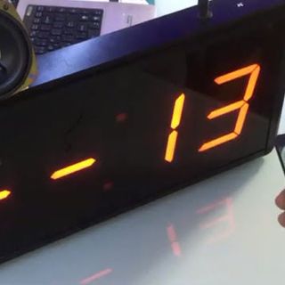 Đồng hồ treo tường led 4 Số báo thức 30 Kênh nhạc MP3