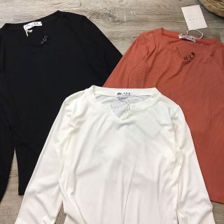Áo len tăm cổ v đính cúc QC