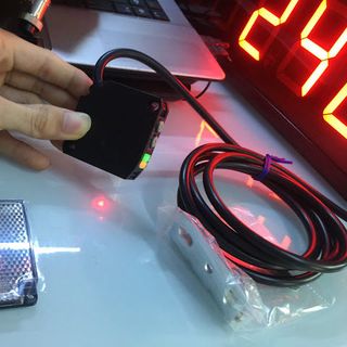 Bộ đếm sản phẩm LED 6 số - Cảm biến tia laser