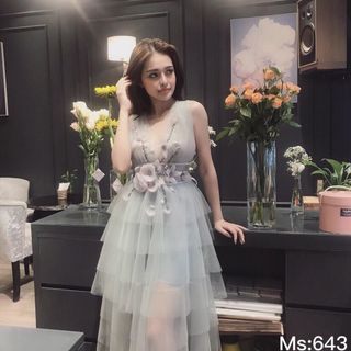 Đầm công chúa ren tầng