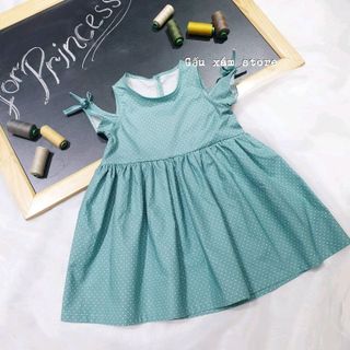 Váy thiết kế trễ vai